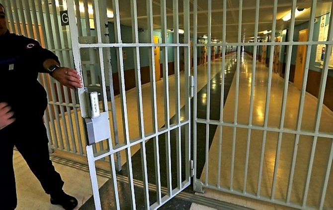 Decoding dreams about going to prison: Omens and spiritual meanings